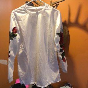 White long sleeves shirt with roses